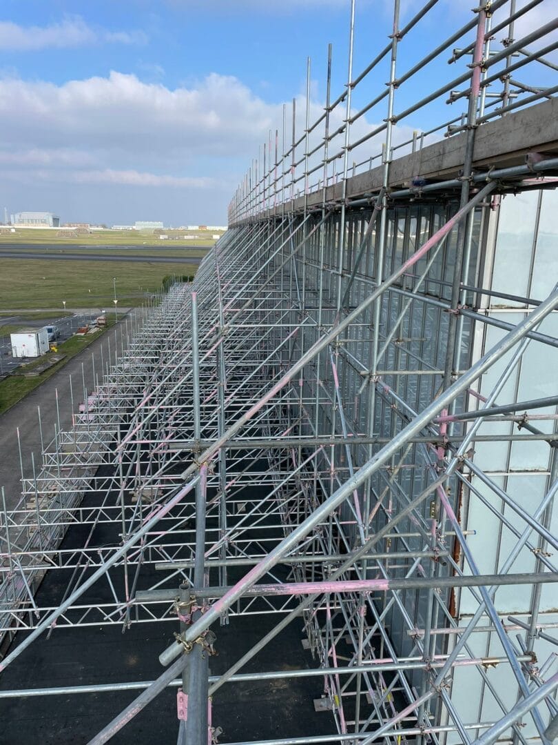 Industrial buttress scaffold